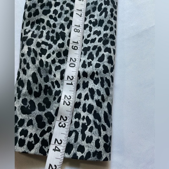 Chic Leopard Print Blazer - Picture 8 of 9